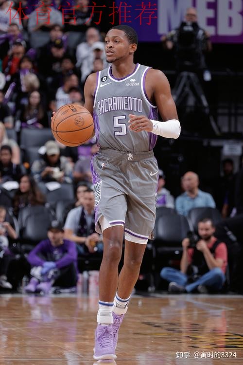 福克斯:不看国王的比赛,唯一保持联系的是基根-默里 福克斯:不看国王的比赛,唯一保持联系的是基根-默里