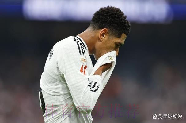 未开启谈判!记者:戴维斯转会皇马的交易并不乐观